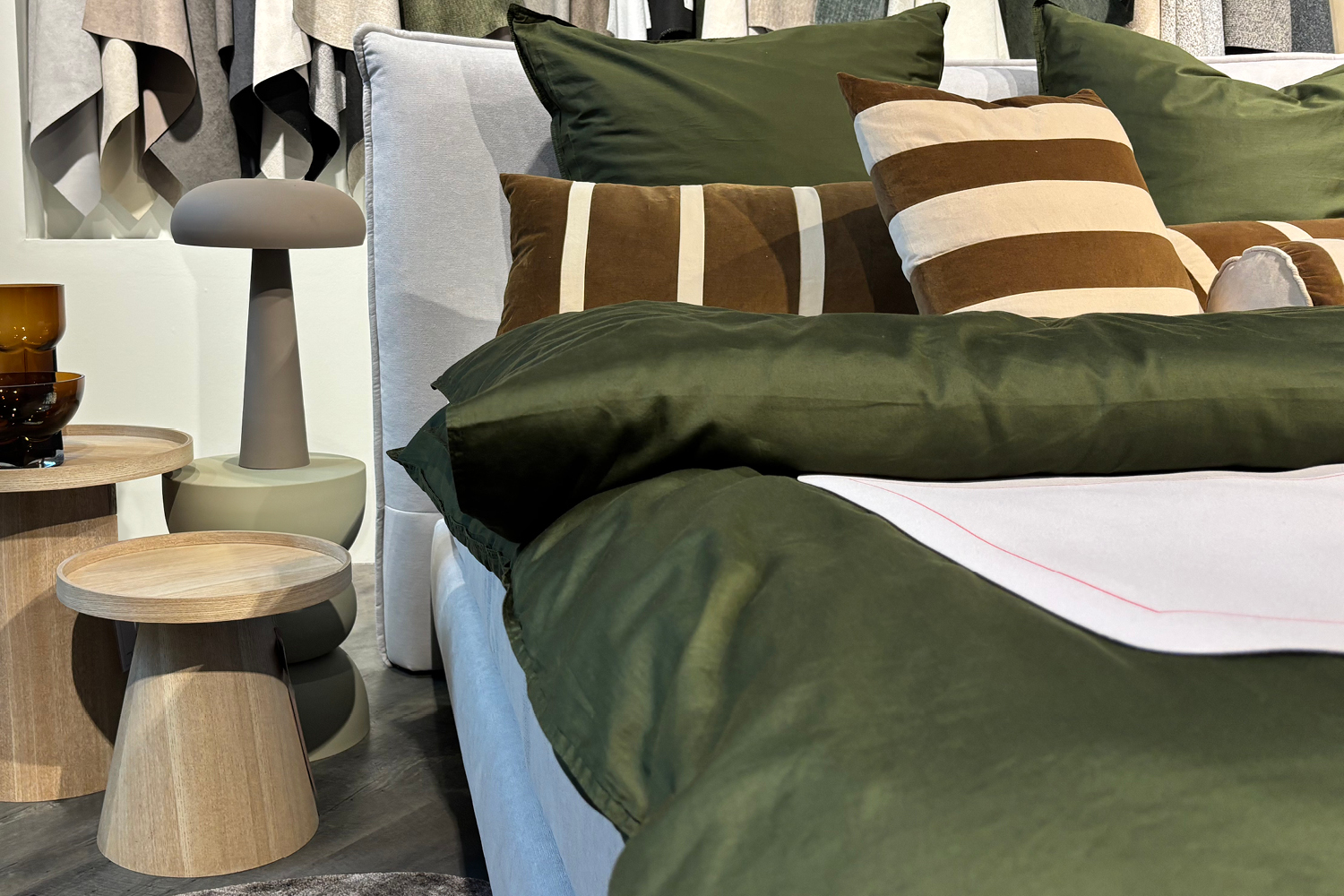 showrooms_1500x100072
